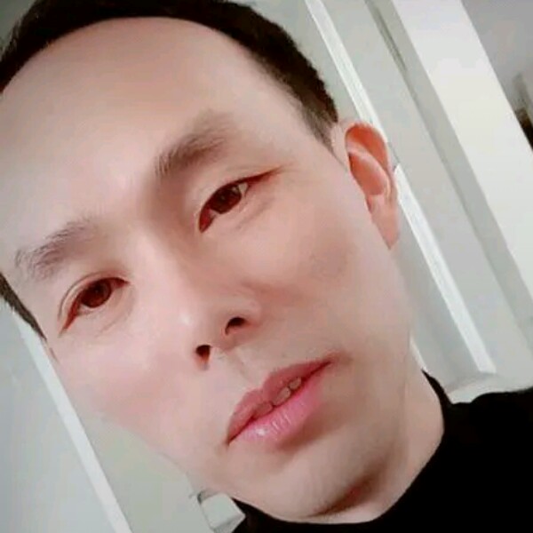 迷茫挽手小蘑菇的照片