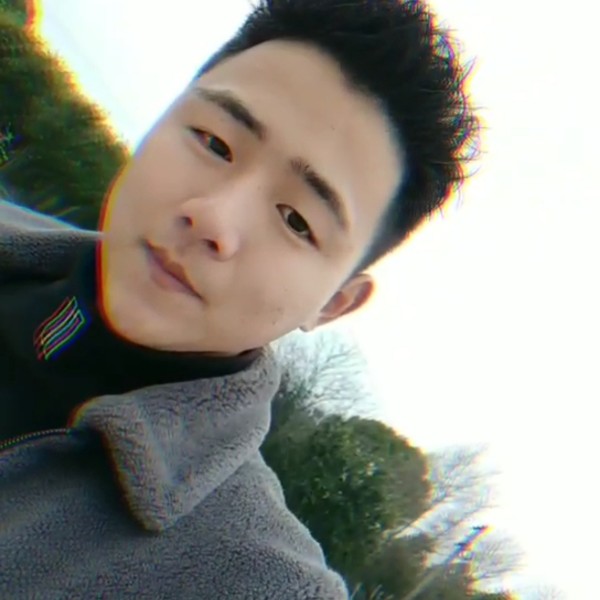 燕胤希的照片