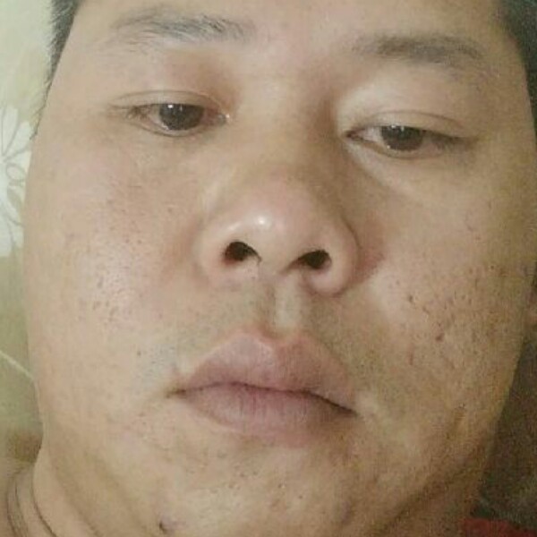 电话眯眯眼的照片