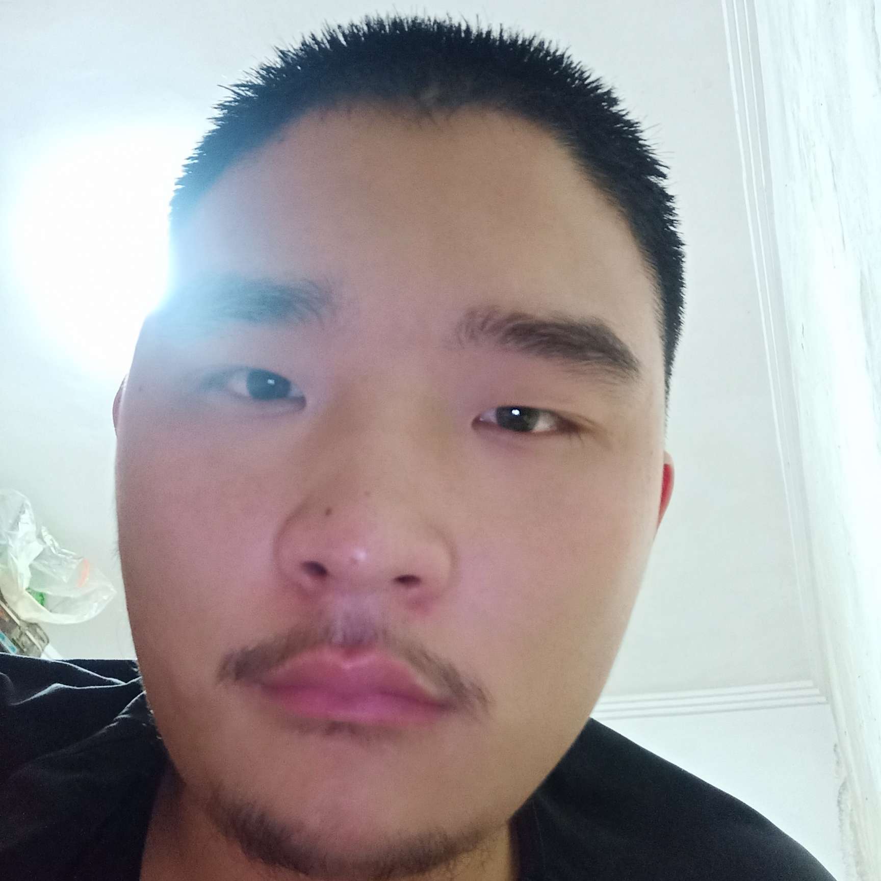 旧颜回首欢喜的照片