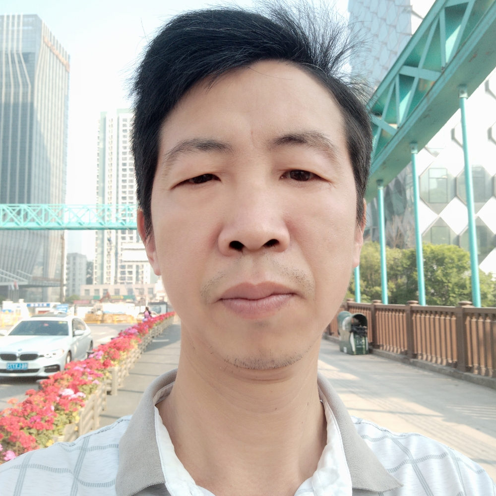 青栀贪玩的照片