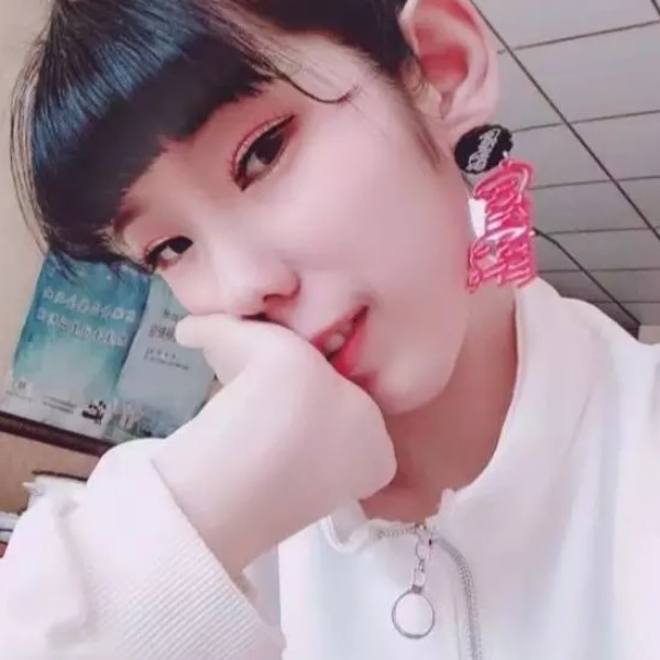 蓝翔小师妹的照片