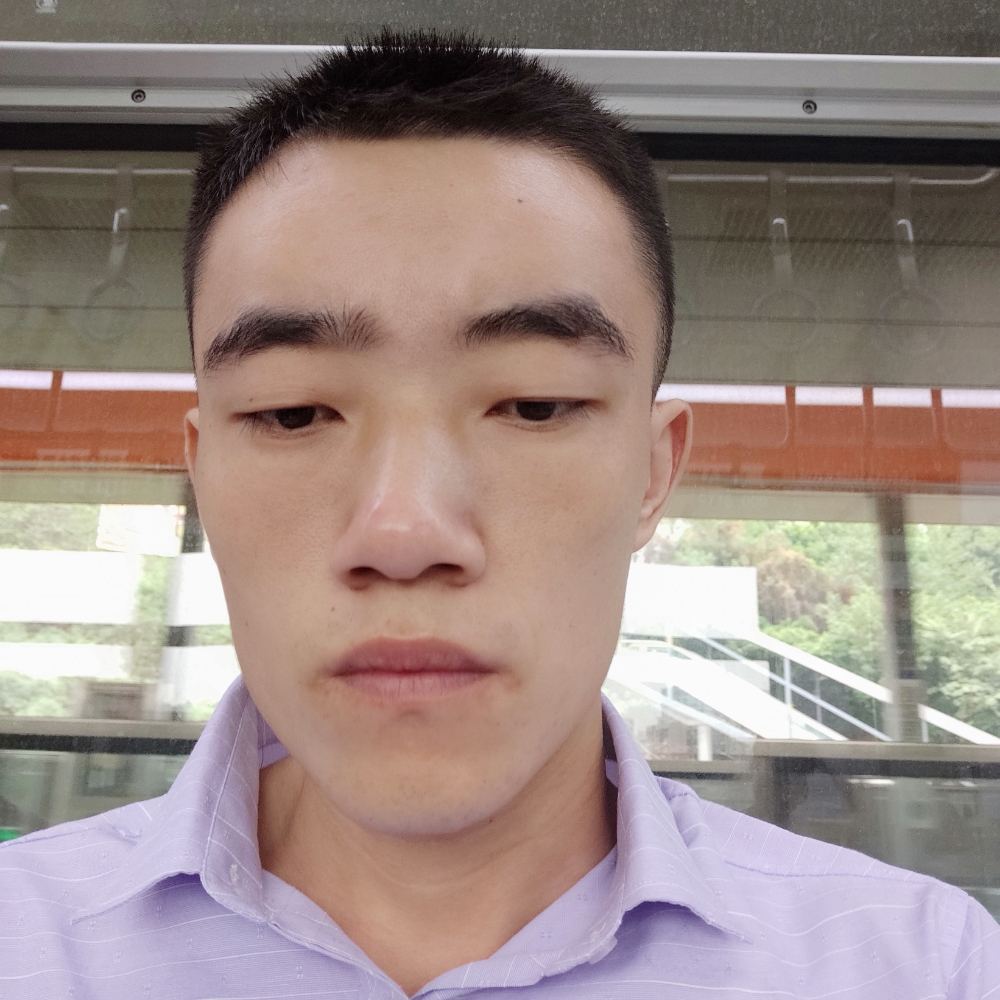 秦震天的照片