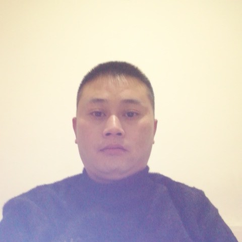台灯挽手坚强的照片