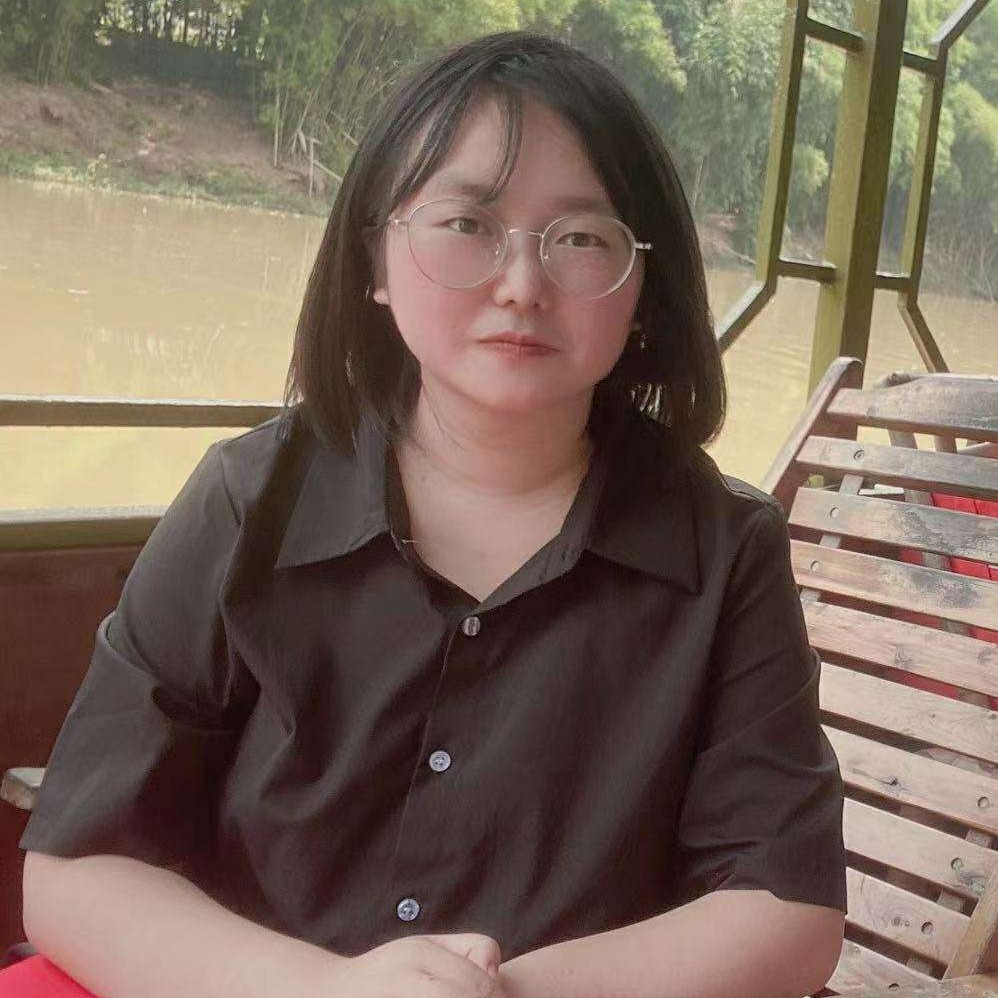 易娍的照片