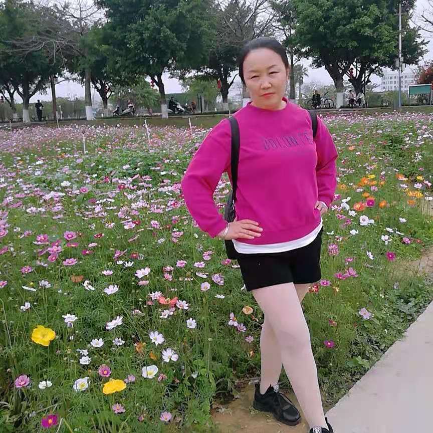 缱绻蹙眉结实的照片