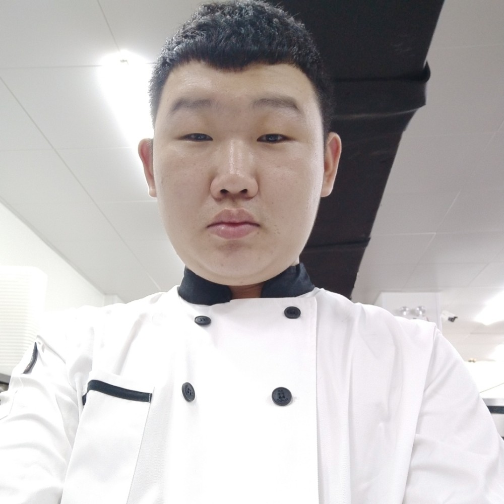 鄙人彡杨正经的照片