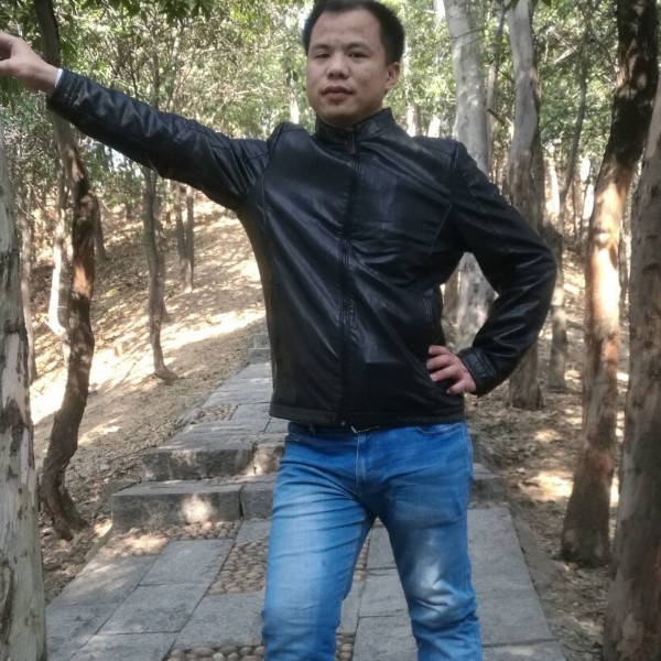 淡淡愿月的照片