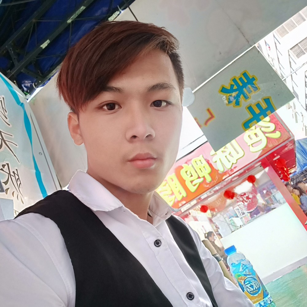 滚床单的照片