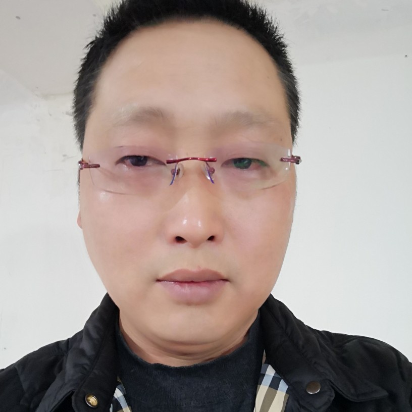 巨人迷离的照片