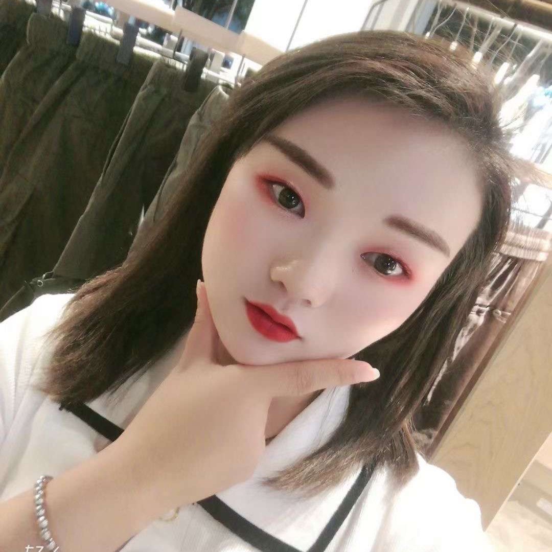 甜美和冥王星的照片