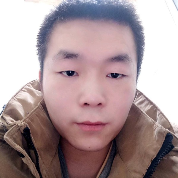 洋葱回眸恬静的照片
