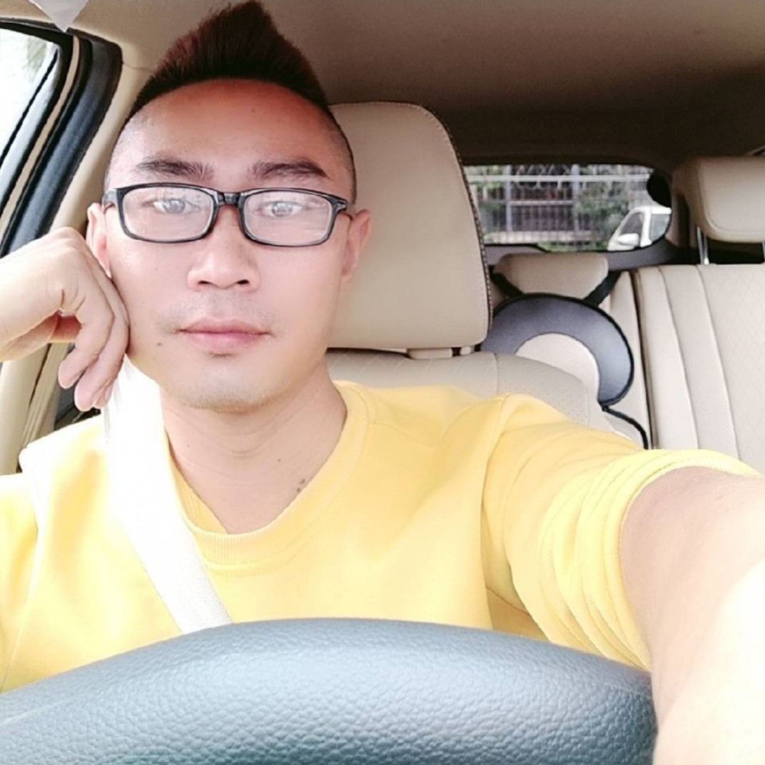 水影蹙眉美丽的照片