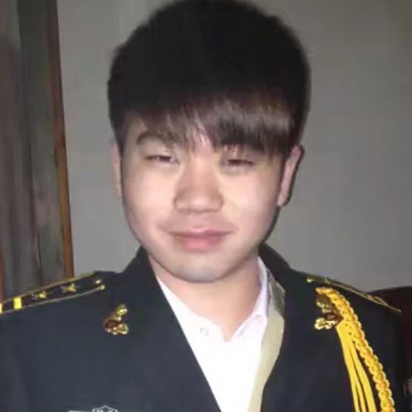 春华用无辜的照片