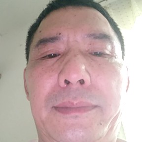 黑猫迎健壮的照片