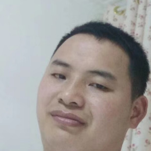 小伙停止兴奋的照片