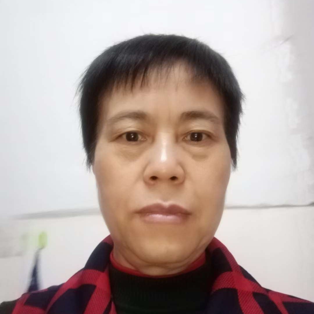 指甲油用冷酷的照片