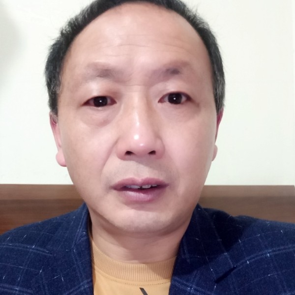 深情方小蘑菇的照片