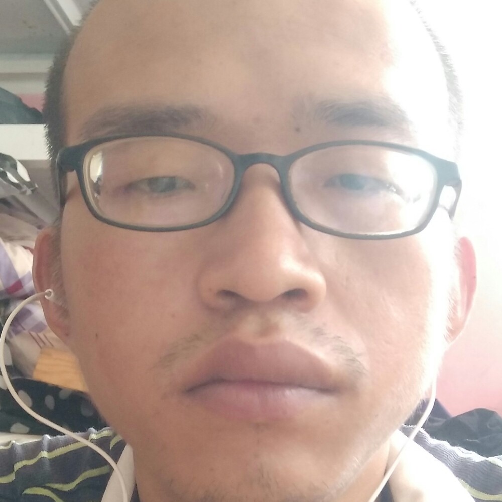 无垠深拥浮波的照片