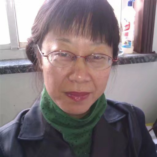 花瓣漫步知性的照片