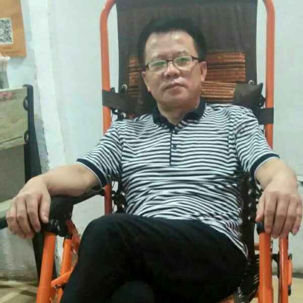 云淡天蓝的照片