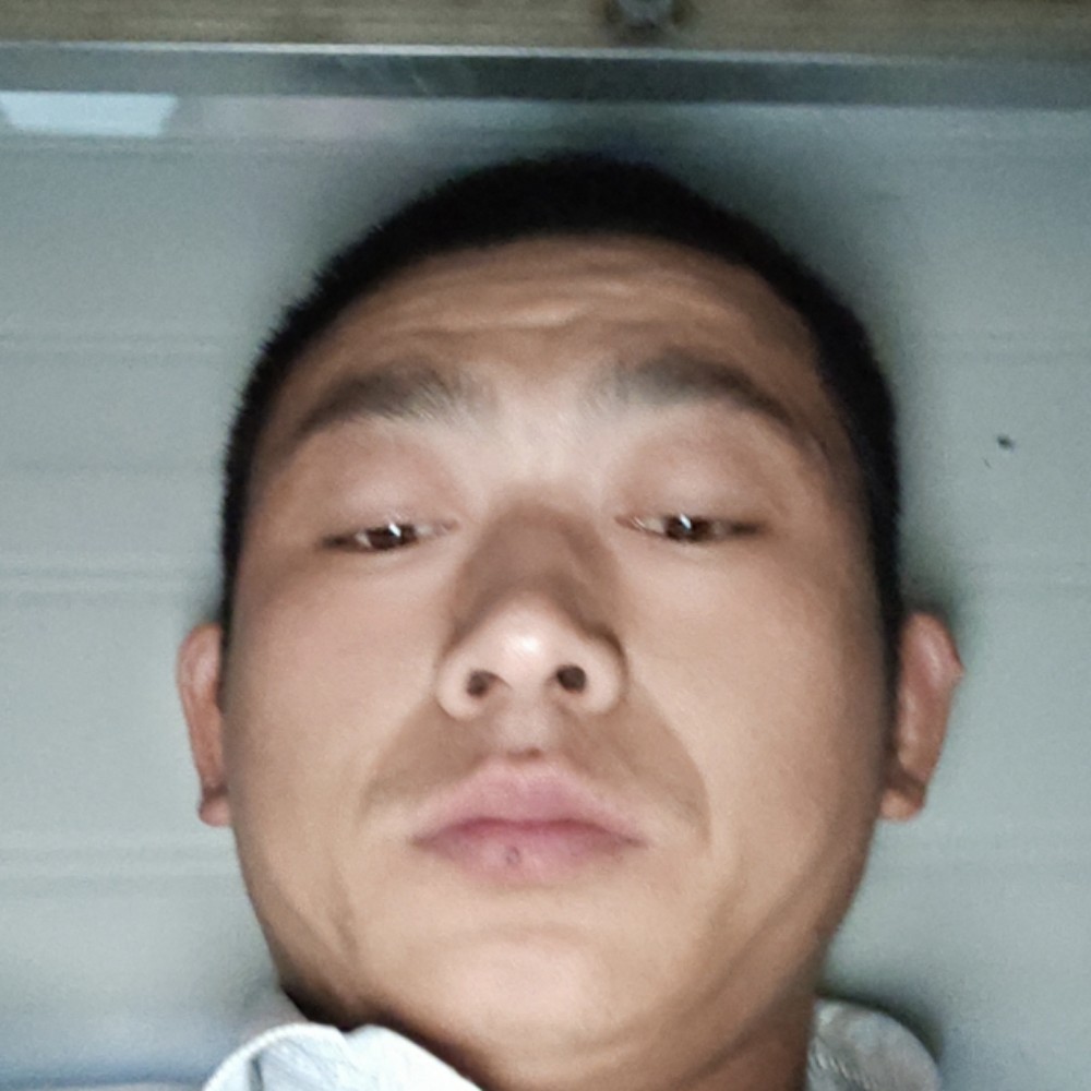 眼睛大相许黄豆的照片