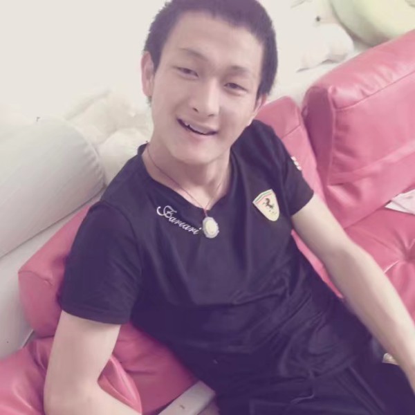 何川残疾的照片