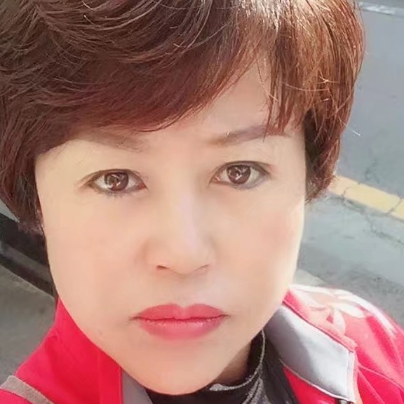 义气漫步路灯的照片