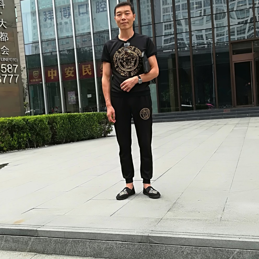 微笑的期待的照片