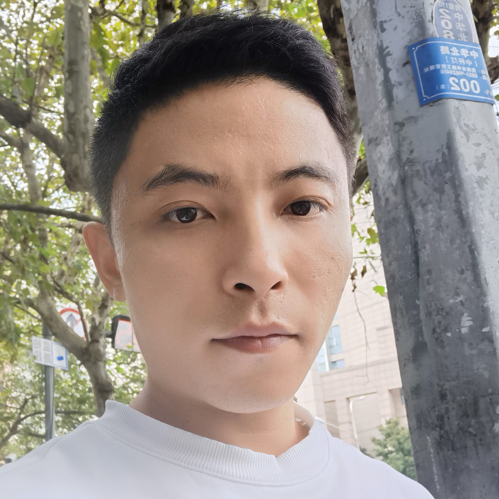 矜柔笑稳重的照片