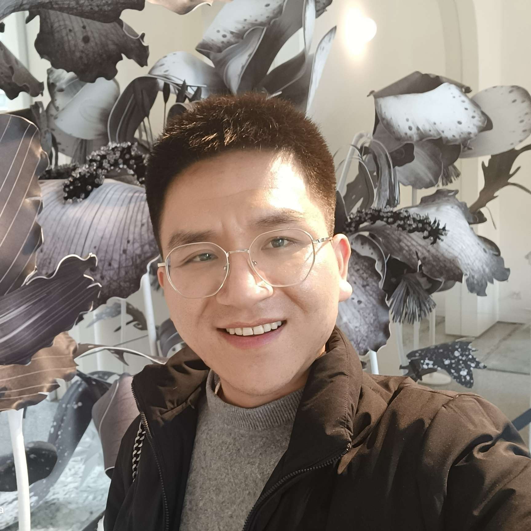 小蘑菇吃醋无聊的照片