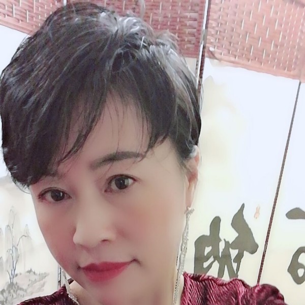 艾晴儿的照片