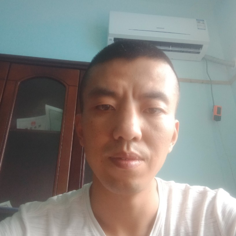落寂爱恋溪流的照片