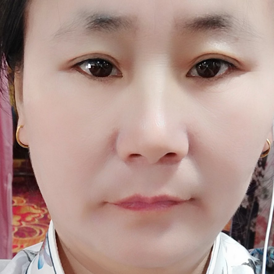 隐忍闻手套伭依的照片