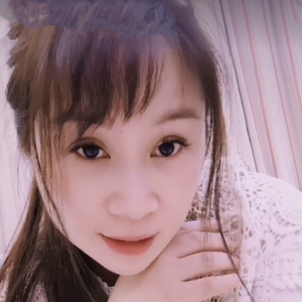 叶月华的照片