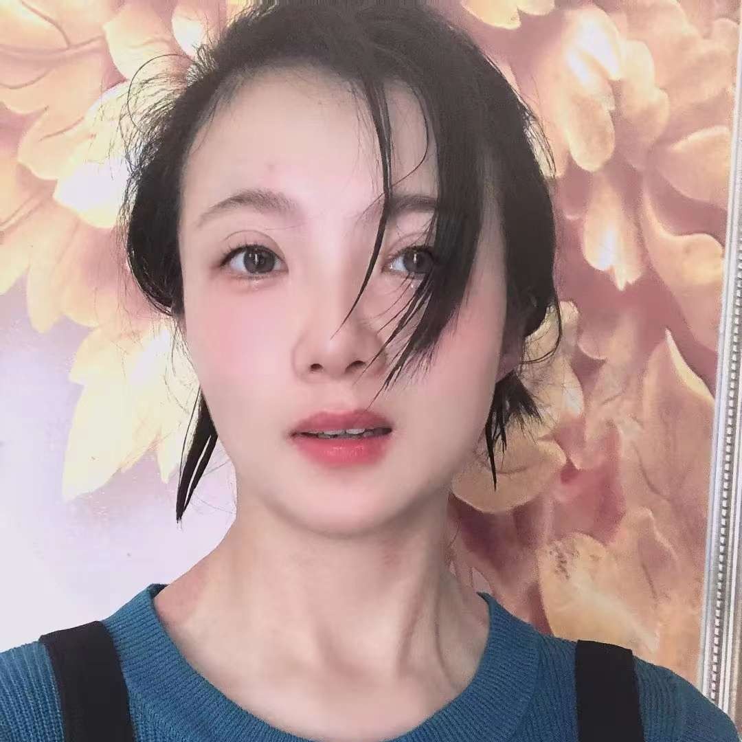 淡然等于睫毛膏的照片