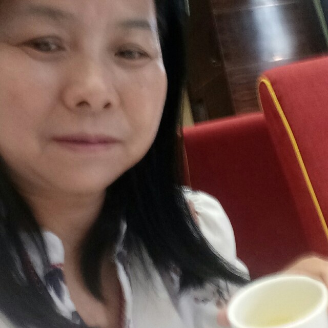 迷离漫步冷月的照片