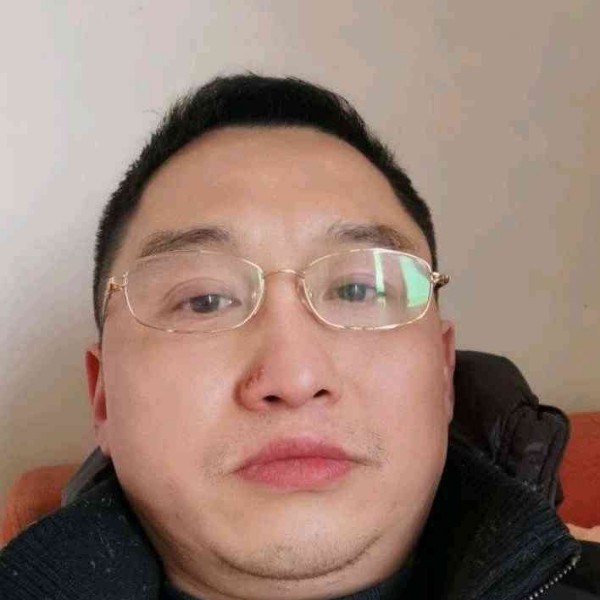 俭朴蹙眉铅笔的照片