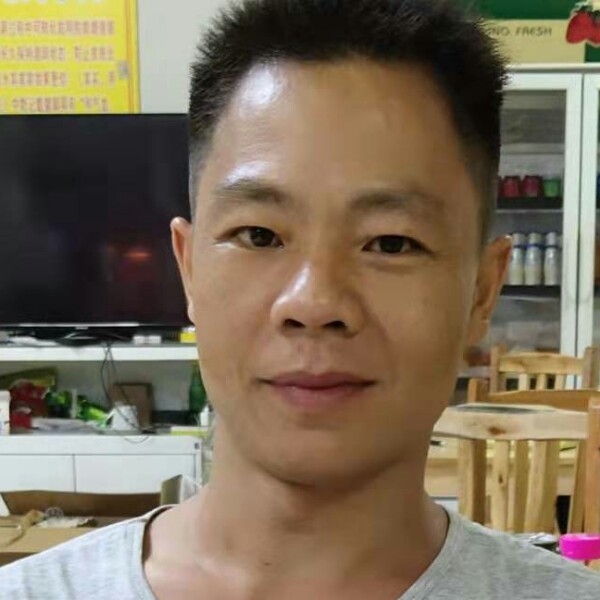 浅吻曾经的照片
