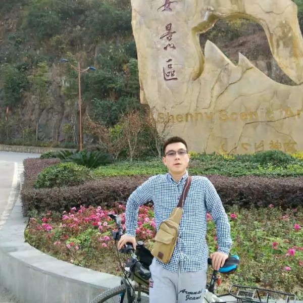 小颗小草的照片