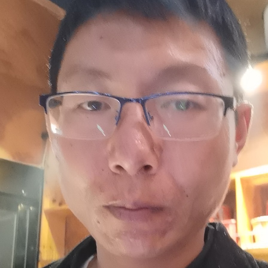 小姐姐吃糖喽的照片