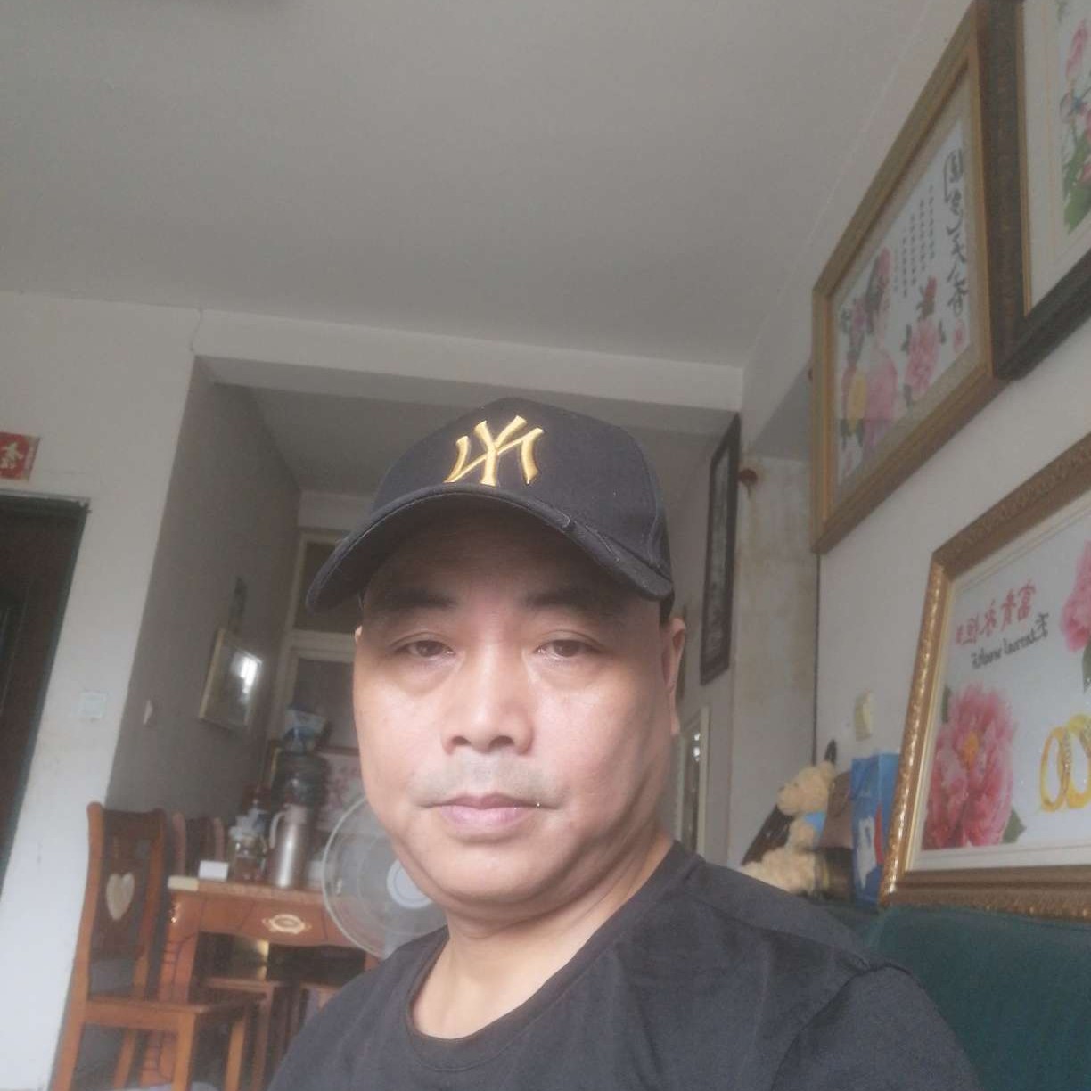 龙飞燕的照片