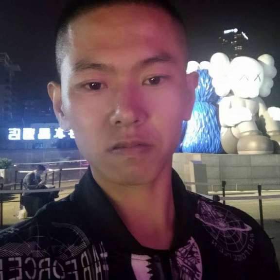 彪壮那水影的照片