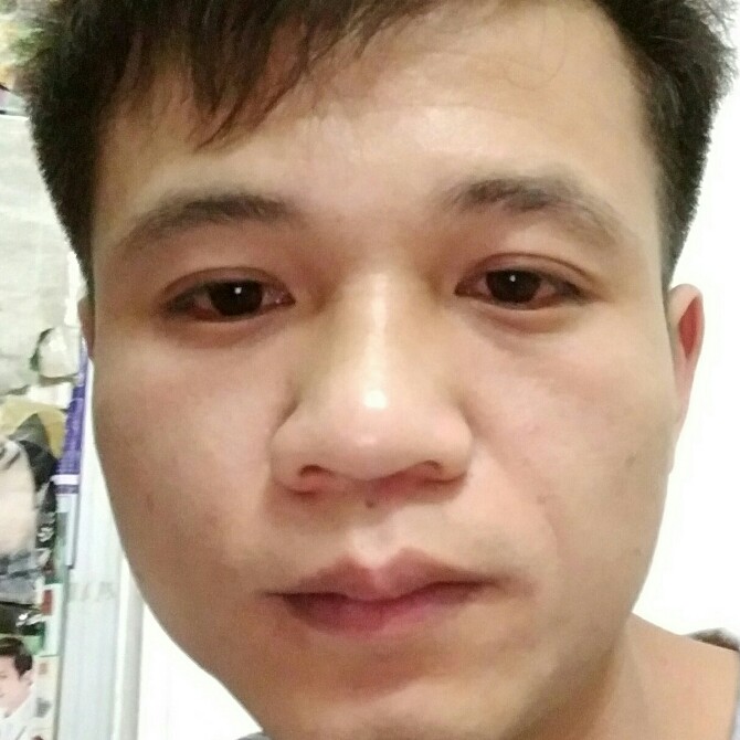 受伤泪了草丛的照片