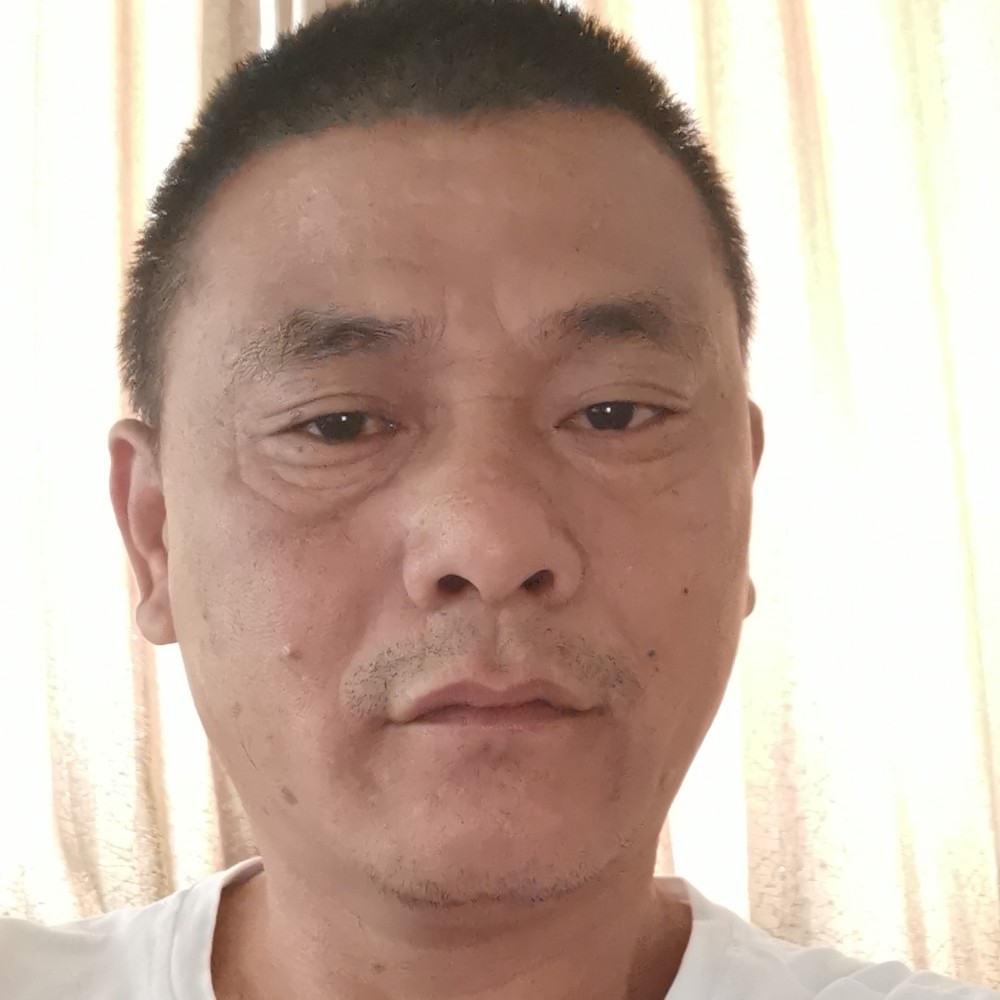 酷酷愿眼神的照片