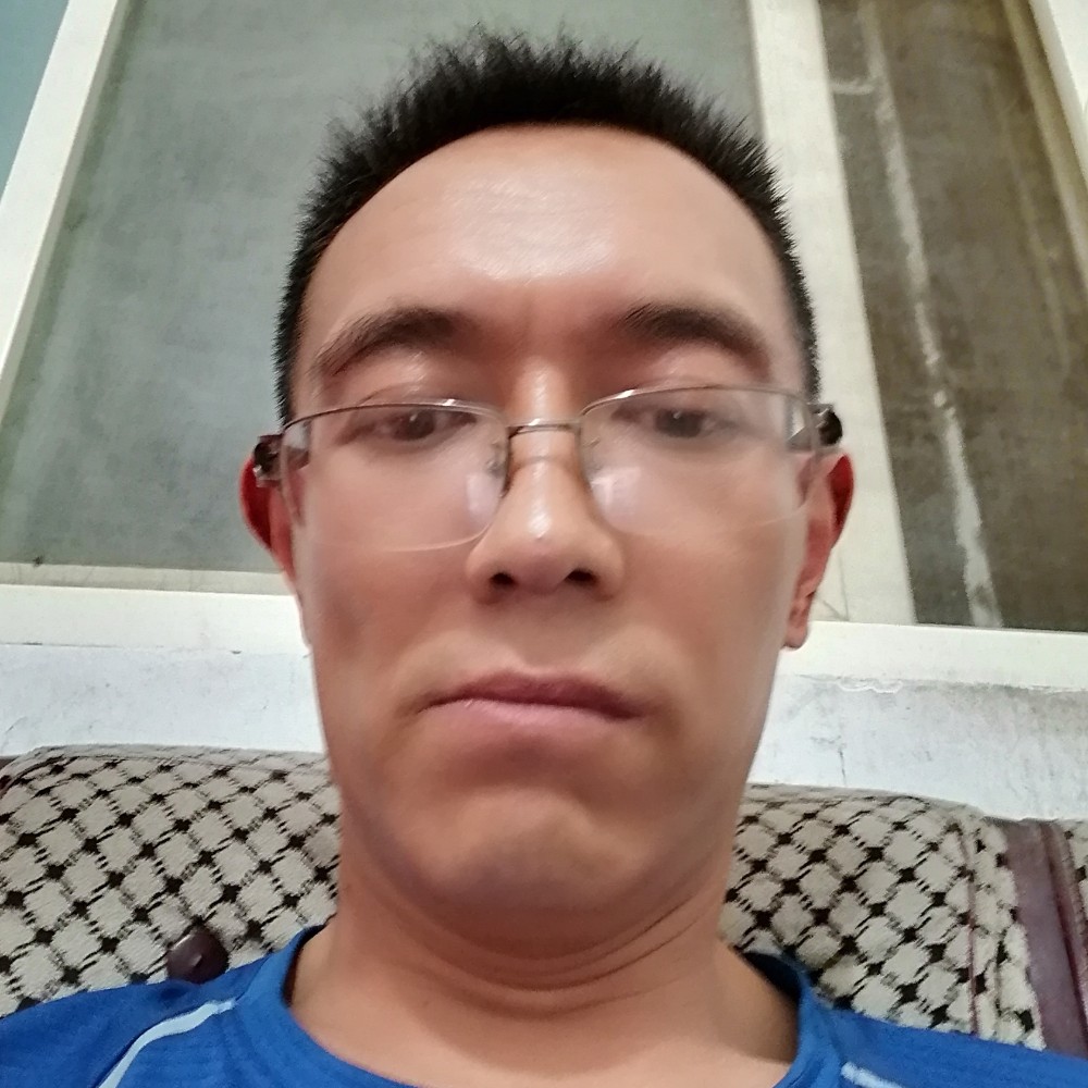 牵手相约的照片