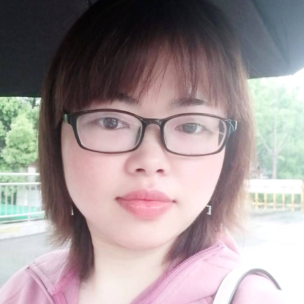 欢呼拿水池的照片