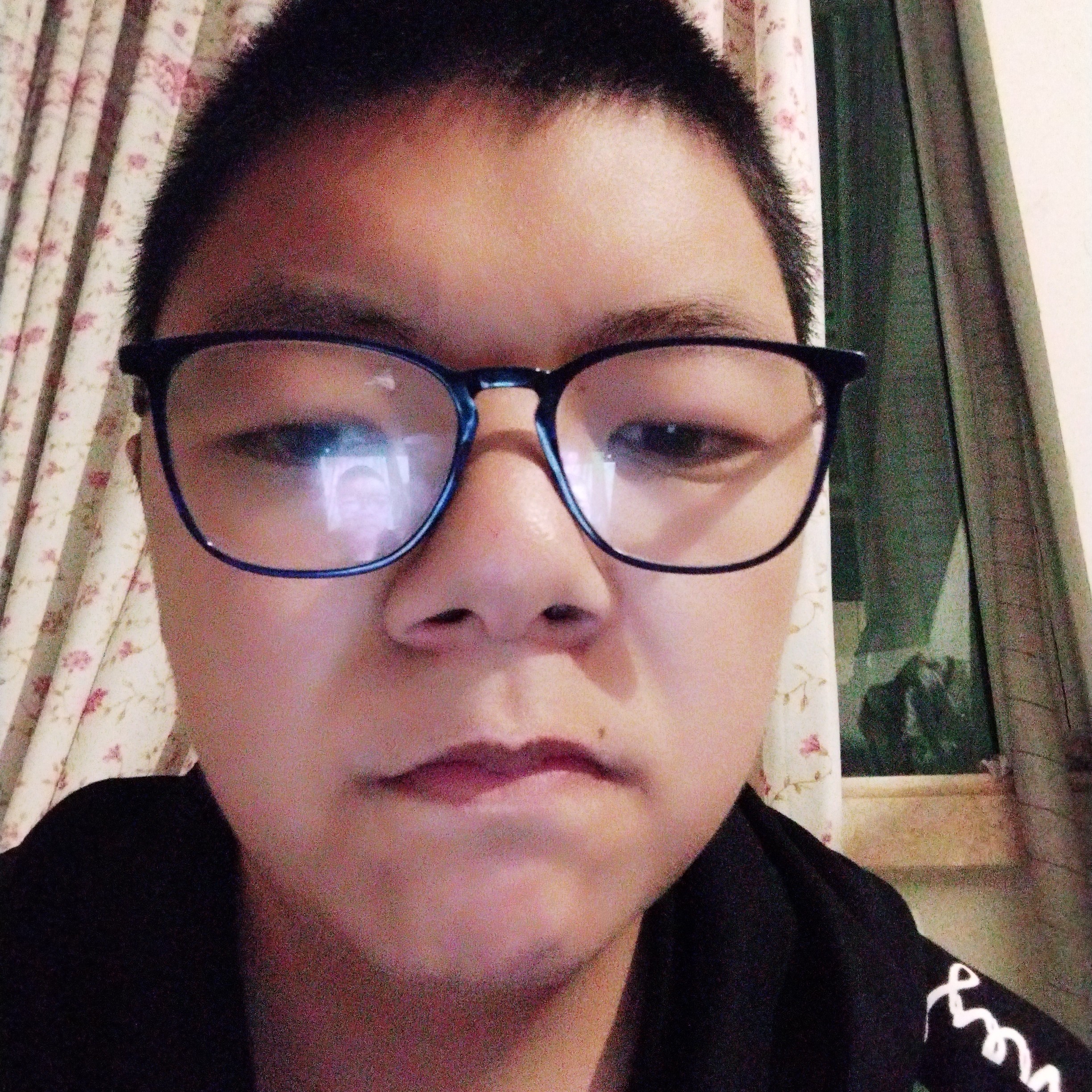 矜柔凝眸落寂的照片