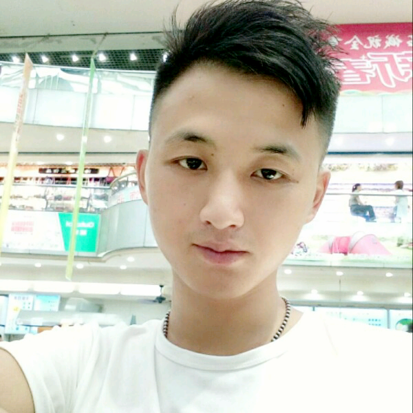 迷离路人的照片