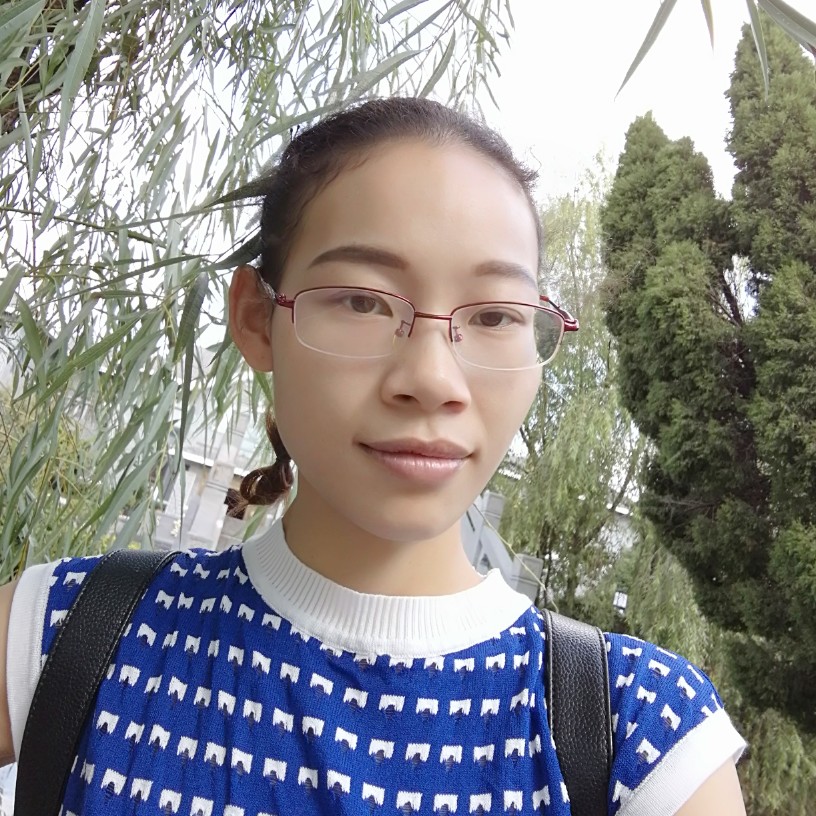 青默默的照片